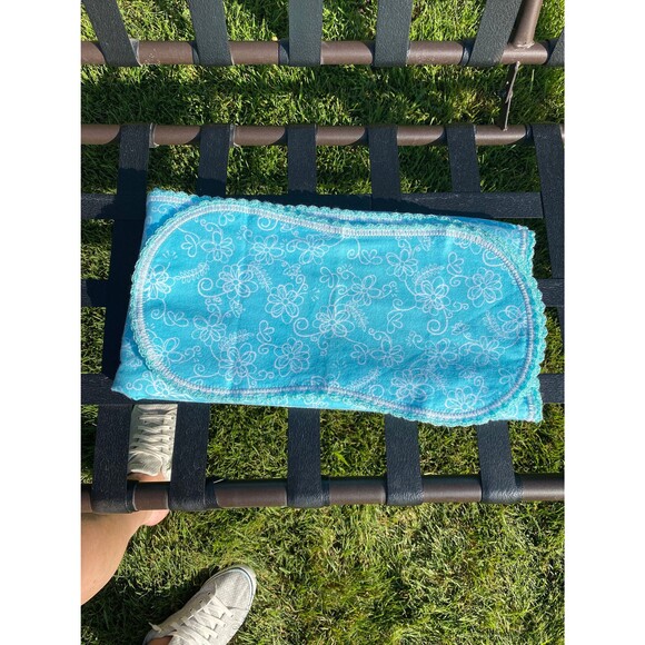 A 3 Piece Blue Flannel Floral Baby Blanket with 2 burb cloths - Picture 4 of 8